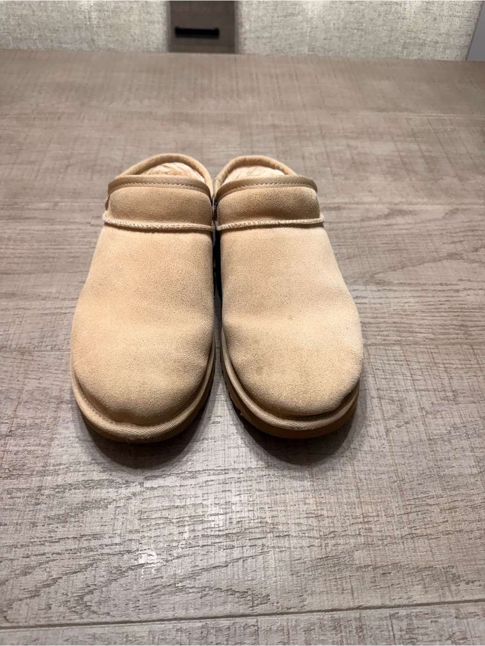 UGG Women's Classic slipper in Sand